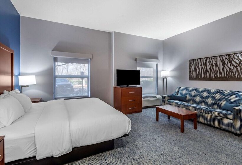 ホテル Comfort Suites Near Birkdale Villagehuntersville