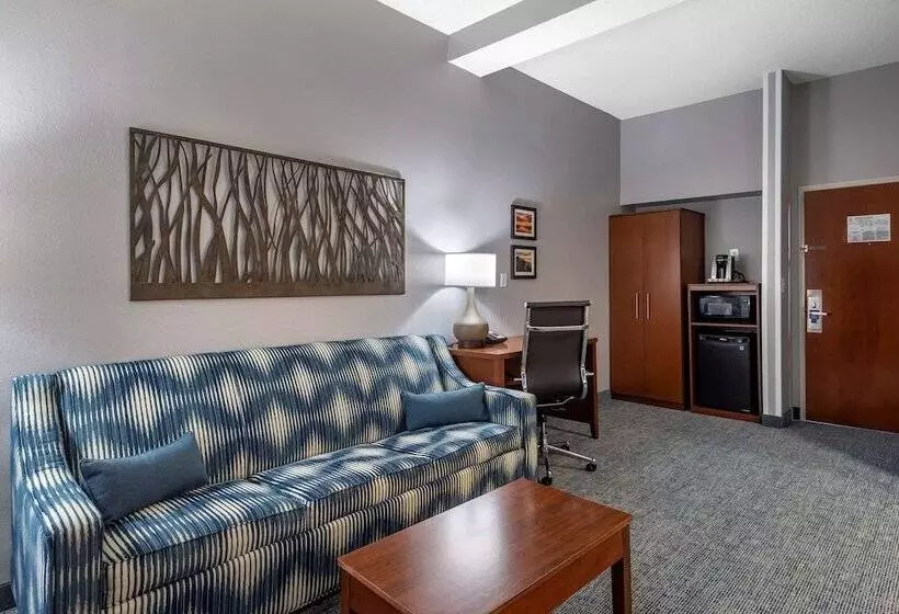 호텔 Comfort Suites Near Birkdale Villagehuntersville