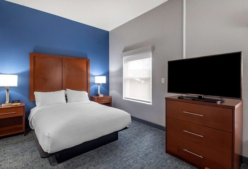 ホテル Comfort Suites Near Birkdale Villagehuntersville