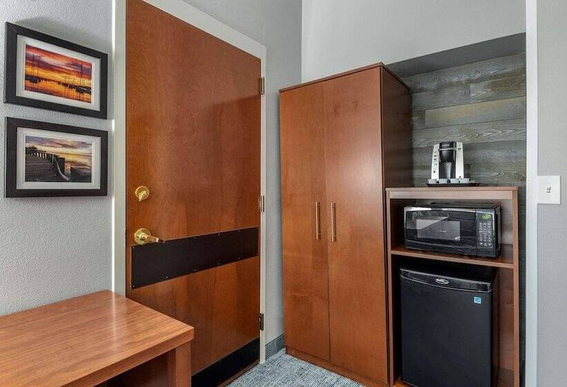 ホテル Comfort Suites Near Birkdale Villagehuntersville