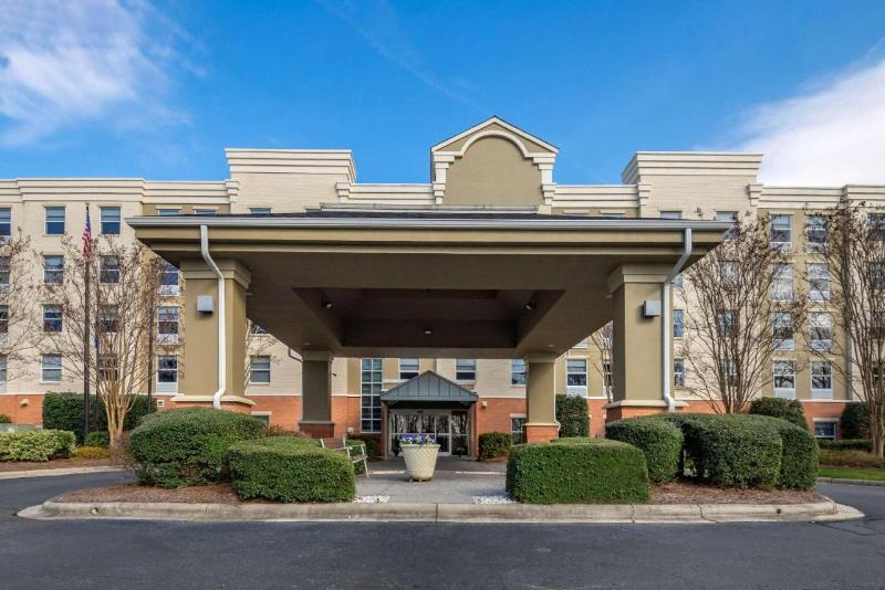 ホテル Comfort Suites Near Birkdale Villagehuntersville