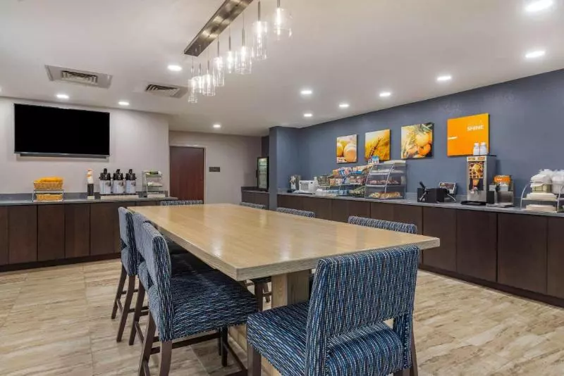 호텔 Comfort Suites Near Birkdale Villagehuntersville