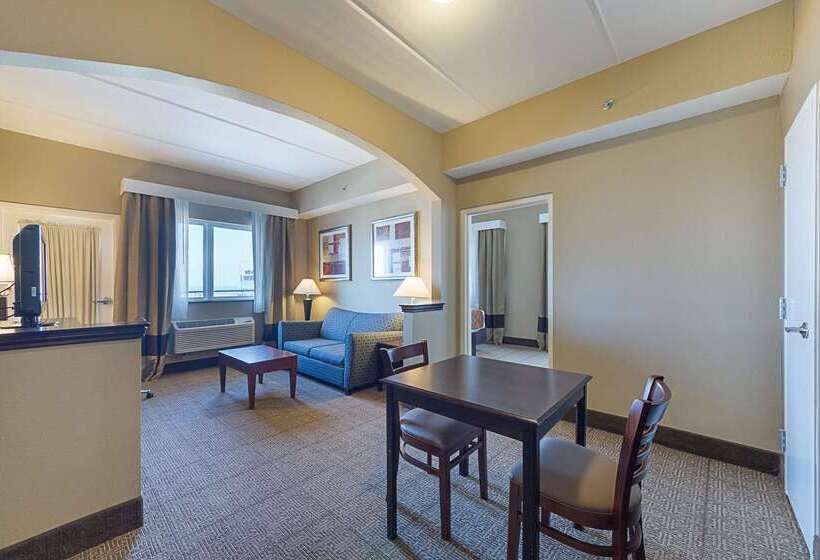 בית מלון כפרי Comfort Suites Beachside