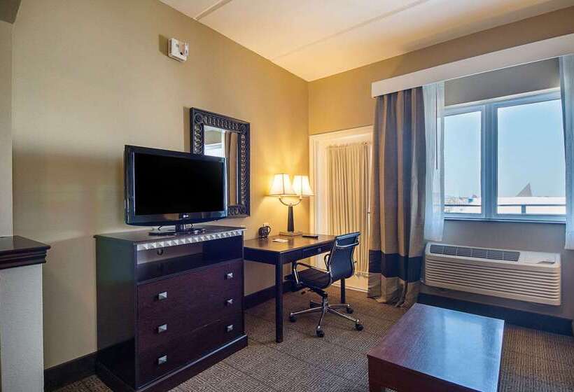 בית מלון כפרי Comfort Suites Beachside