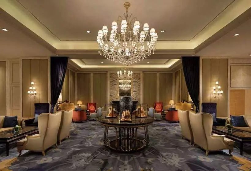 Отель Conrad Dalian