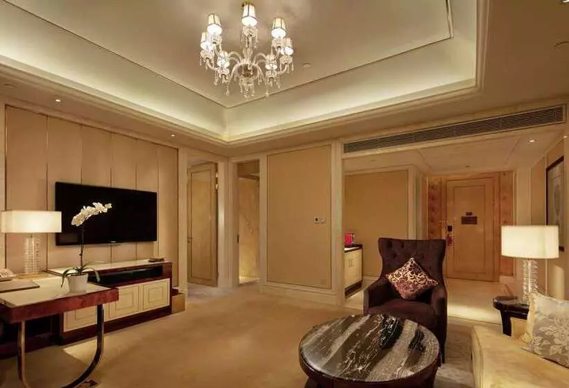 Отель Conrad Dalian