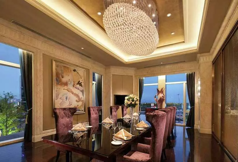 Отель Conrad Dalian