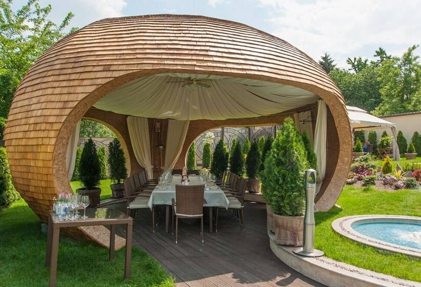 هتل Diplomat Club