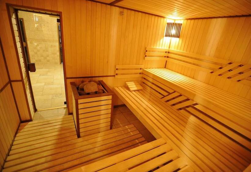 هتل Diplomat Club