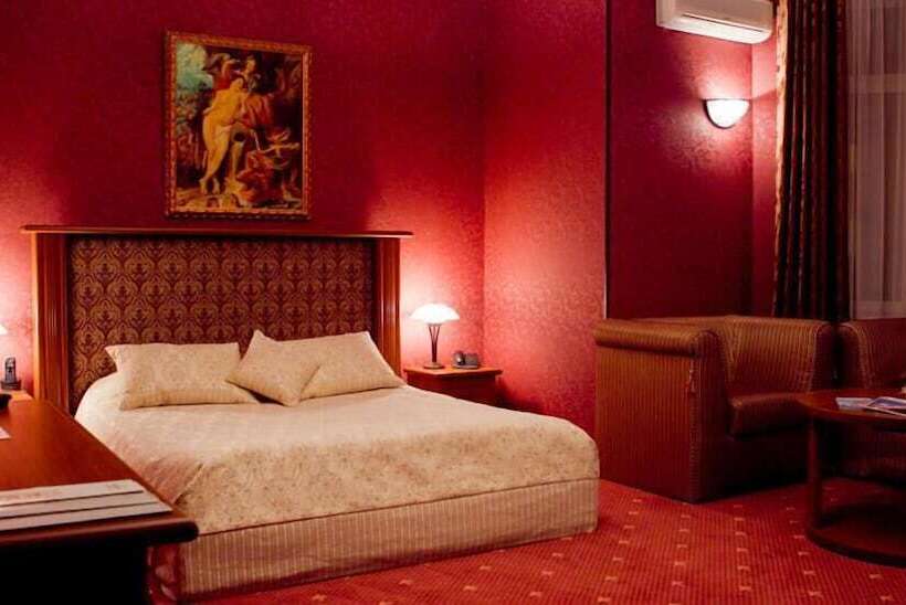 هتل Diplomat Club