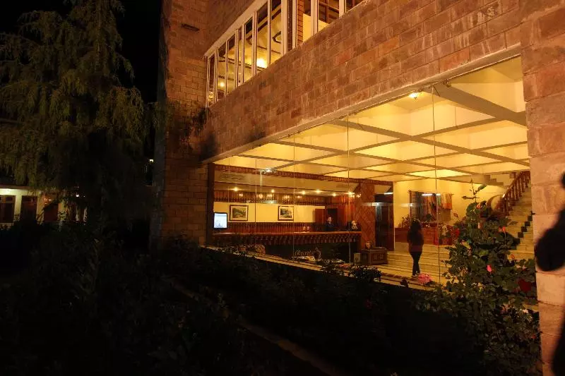 호텔 Golden Tulip Manali