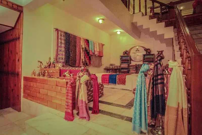 호텔 Golden Tulip Manali