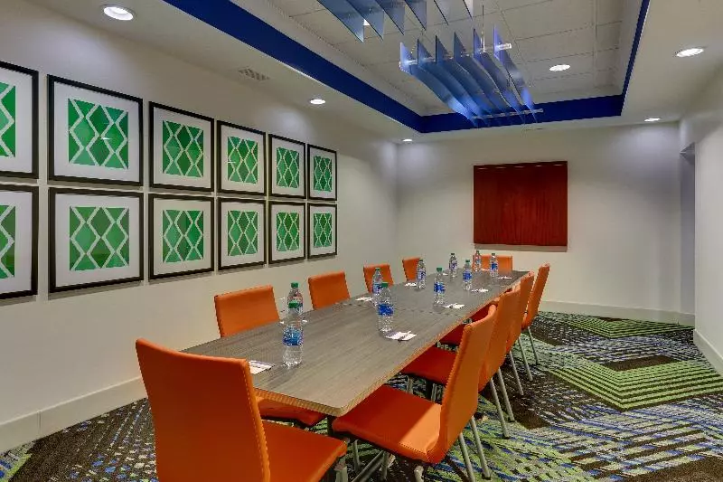 Holiday Inn Express Hotel & Suites Dayton Centerville, An Ihg