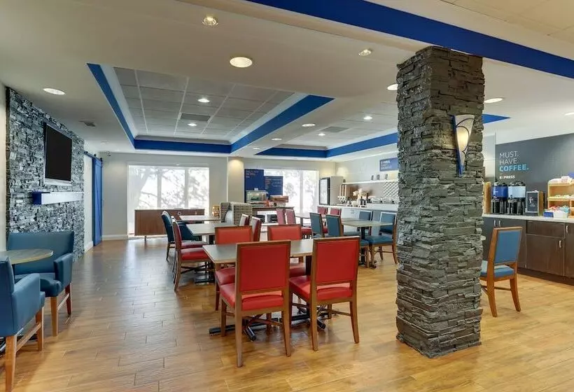 Holiday Inn Express Hotel & Suites Dayton Centerville, An Ihg