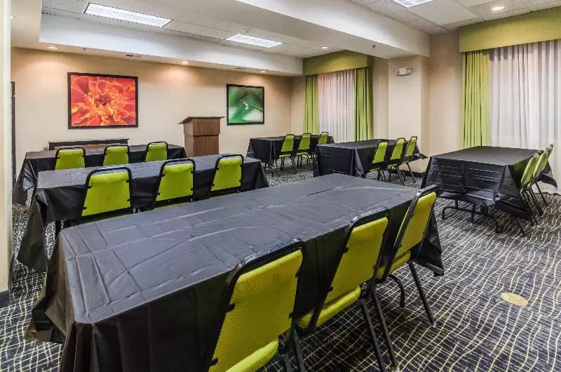 Holiday Inn Express Hotel & Suites Vinita, An Ihg