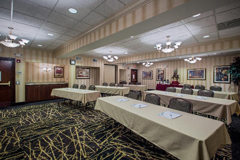 Holiday Inn Express Hotel & Suites Youngstown North Warren/niles, An Ihg