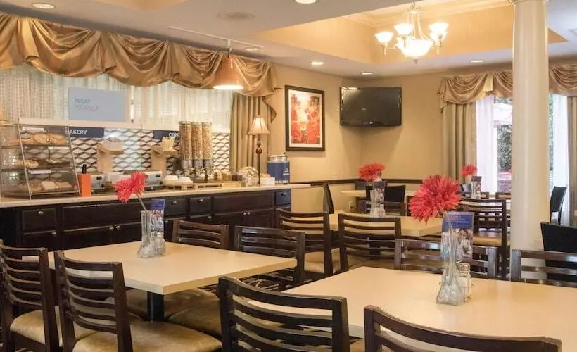 Holiday Inn Express Hotel & Suites Youngstown North Warren/niles, An Ihg