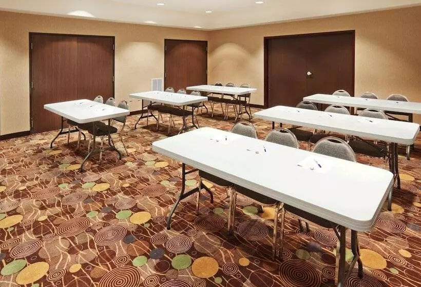 Holiday Inn Express Hotel & Suites Okmulgee By Ihg