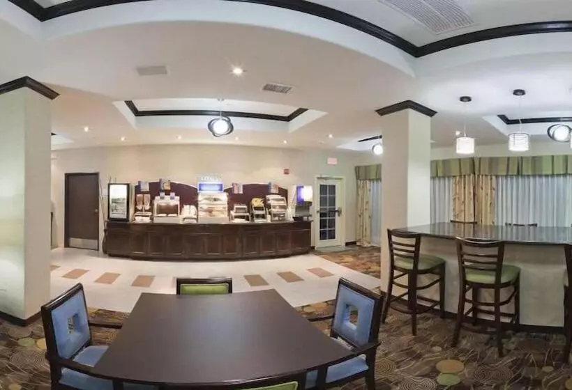 Holiday Inn Express Hotel & Suites Okmulgee By Ihg