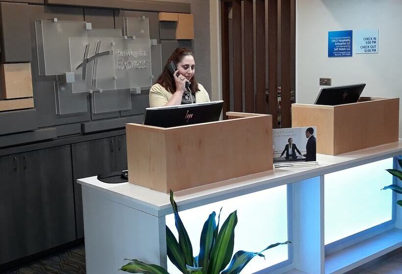 Holiday Inn Express Hotel Pittsburgh North/harmarville, An Ihg