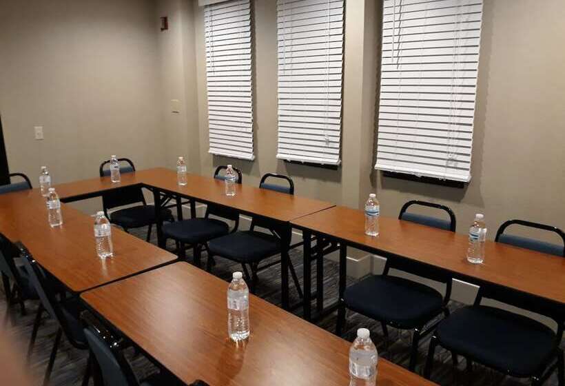 Holiday Inn Express Hotel Pittsburgh North/harmarville, An Ihg