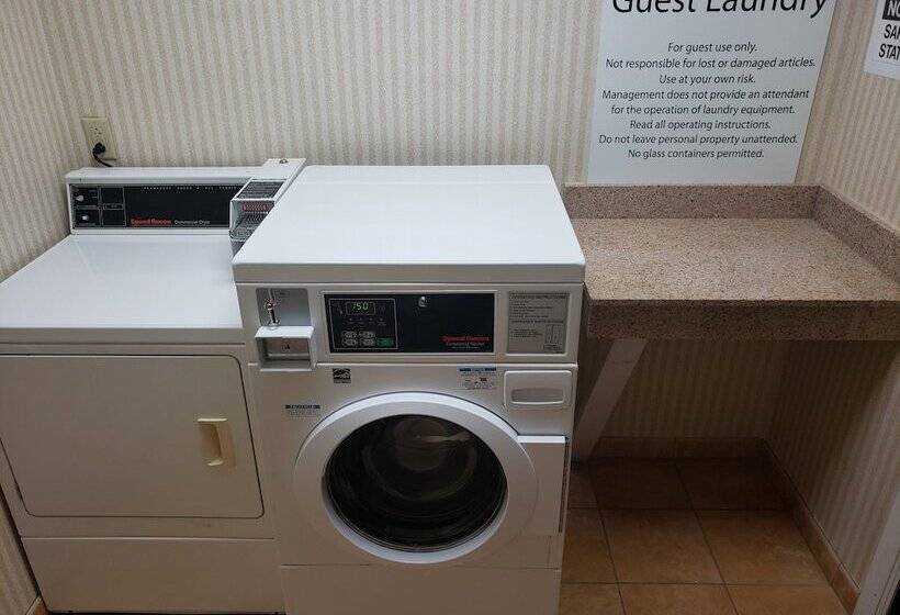 Holiday Inn Express Hotel Pittsburgh North/harmarville, An Ihg