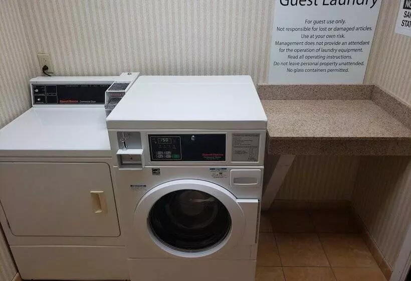 Holiday Inn Express Hotel Pittsburgh North/harmarville, An Ihg