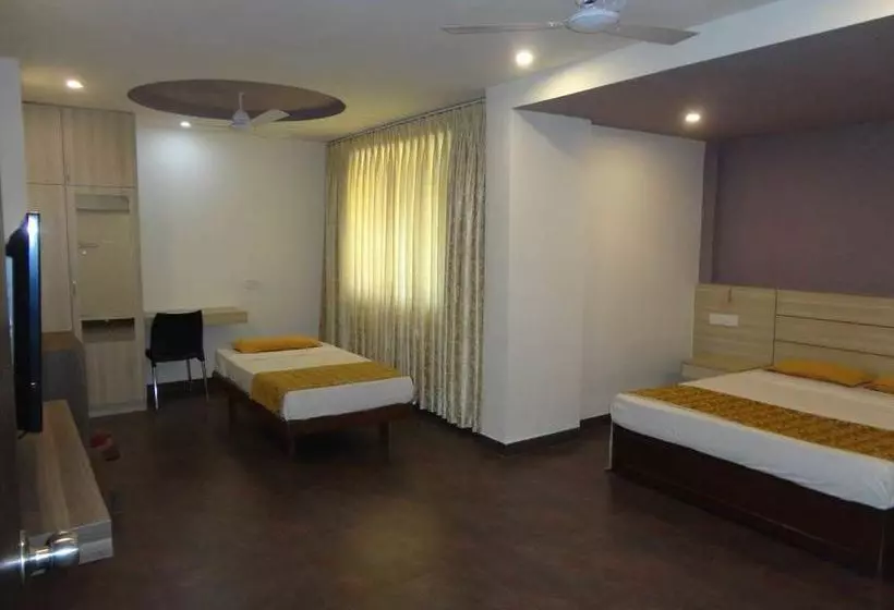 Отель Fabexpress Miramar