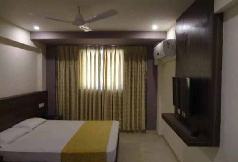 Отель Fabexpress Miramar