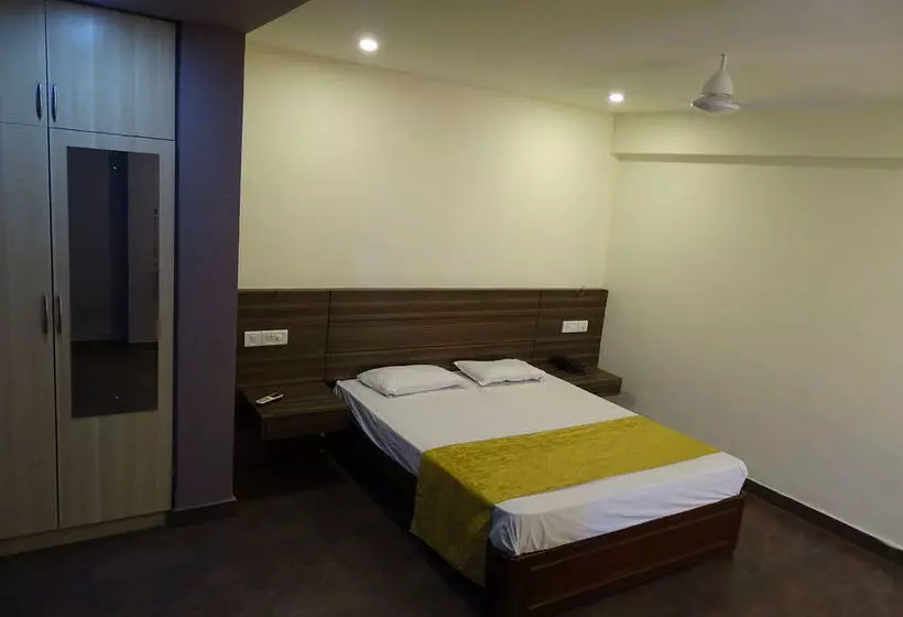 Отель Fabexpress Miramar