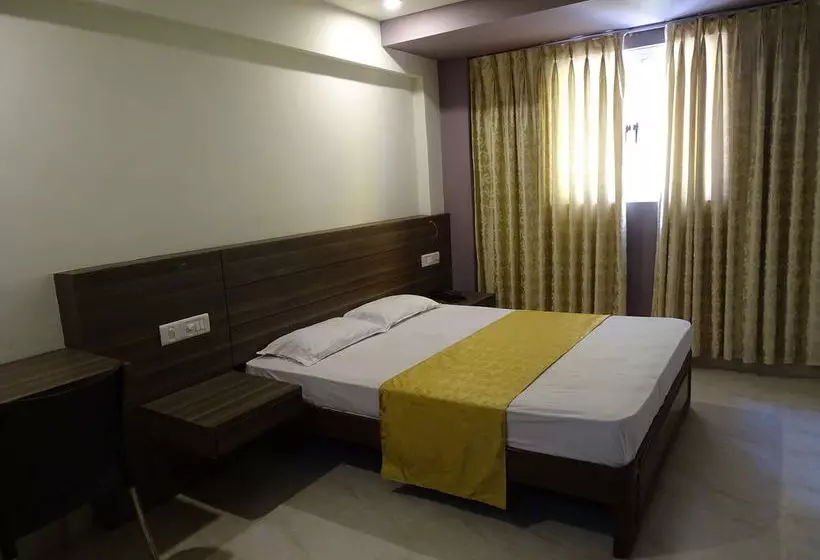 Отель Fabexpress Miramar