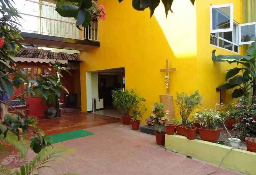 Отель Fabexpress Miramar