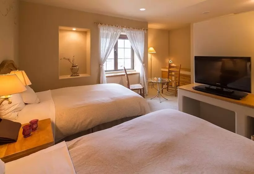 Отель Poppy Springs Resort & Spa