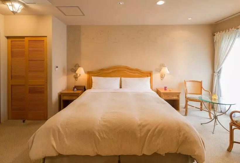 Отель Poppy Springs Resort & Spa