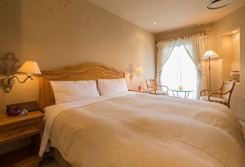 Hotel Poppy Springs Resort & Spa