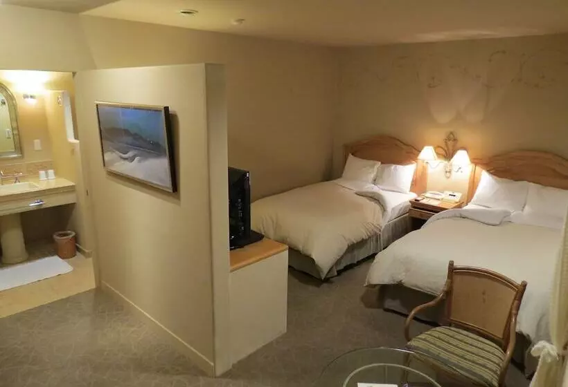 Отель Poppy Springs Resort & Spa