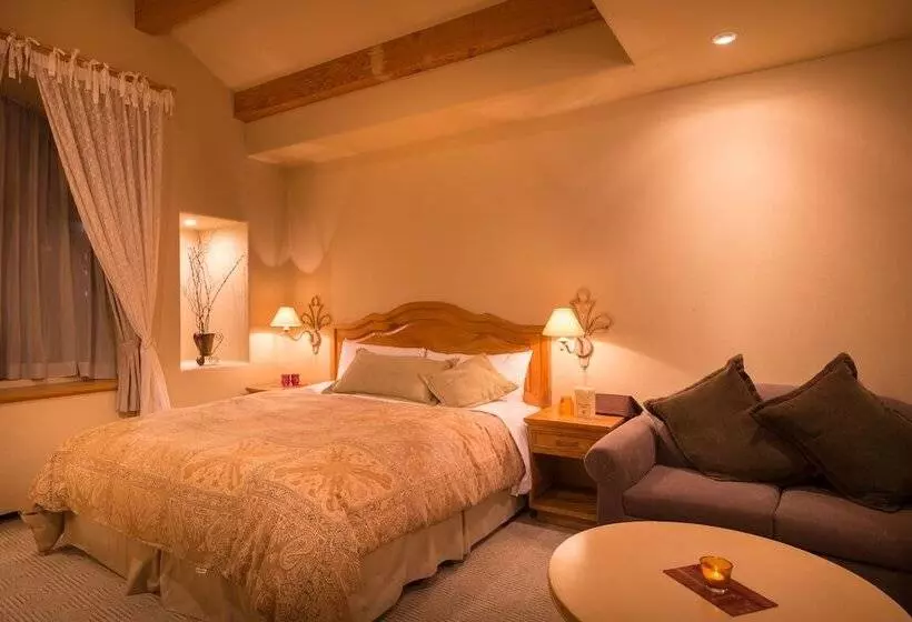 Отель Poppy Springs Resort & Spa