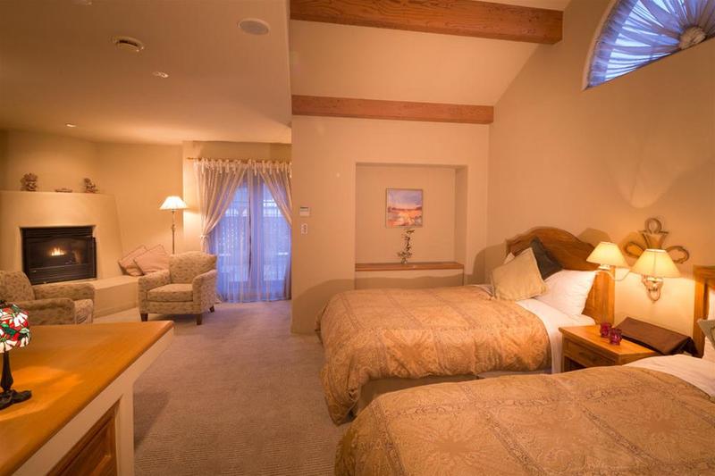 Hotel Poppy Springs Resort & Spa