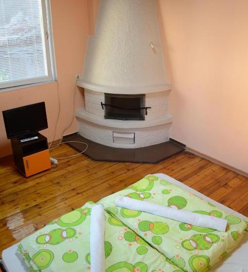 Retkeilymaja Elegance On A Budget   Rooms For Rent In Sofia Center