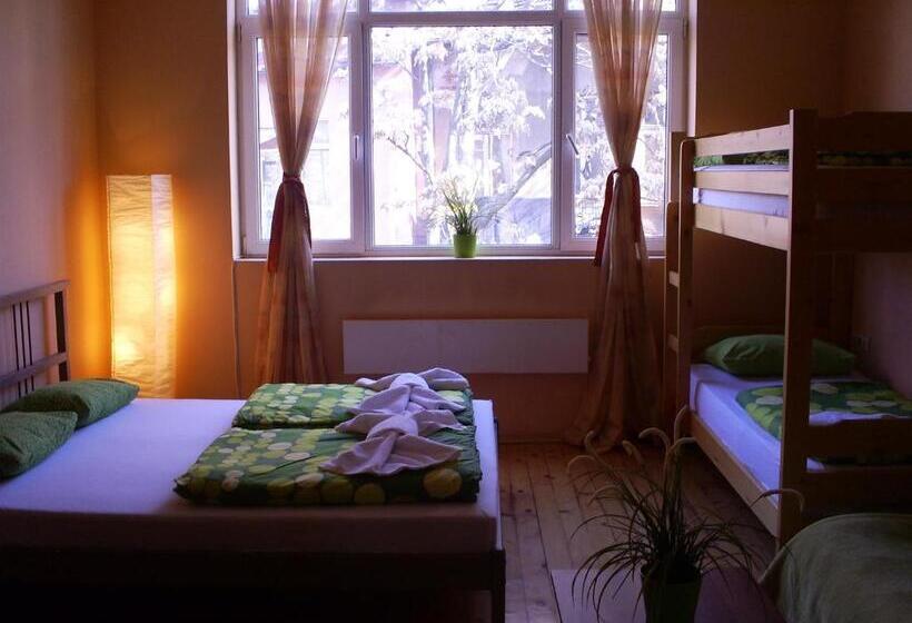 Retkeilymaja Elegance On A Budget   Rooms For Rent In Sofia Center