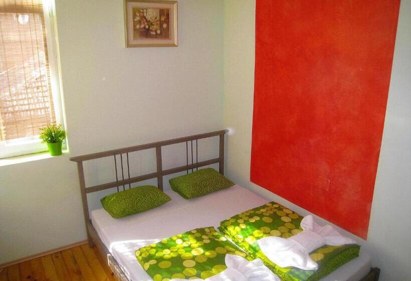 Retkeilymaja Elegance On A Budget   Rooms For Rent In Sofia Center