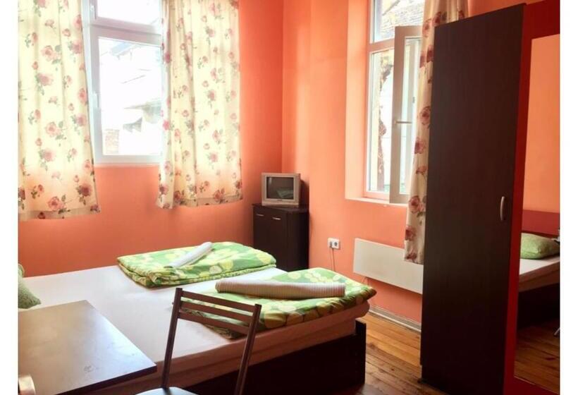 Retkeilymaja Elegance On A Budget   Rooms For Rent In Sofia Center