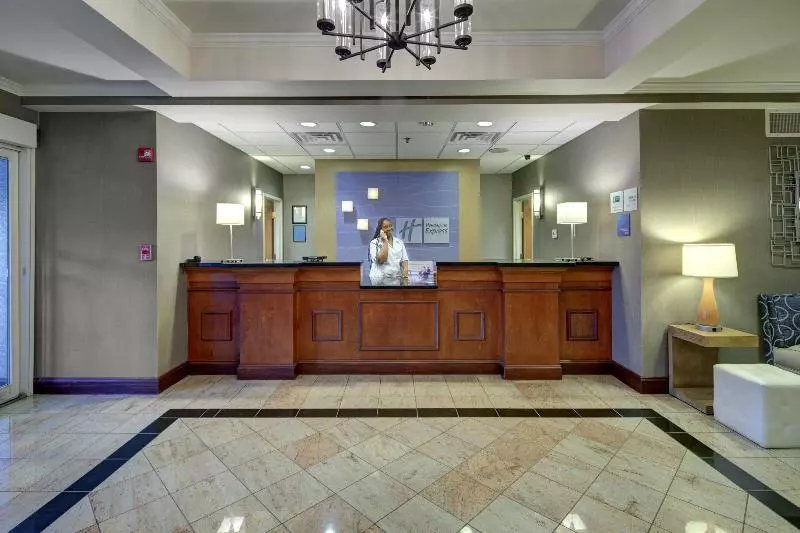 Holiday Inn Express Hotel & Suites Emporia, An Ihg