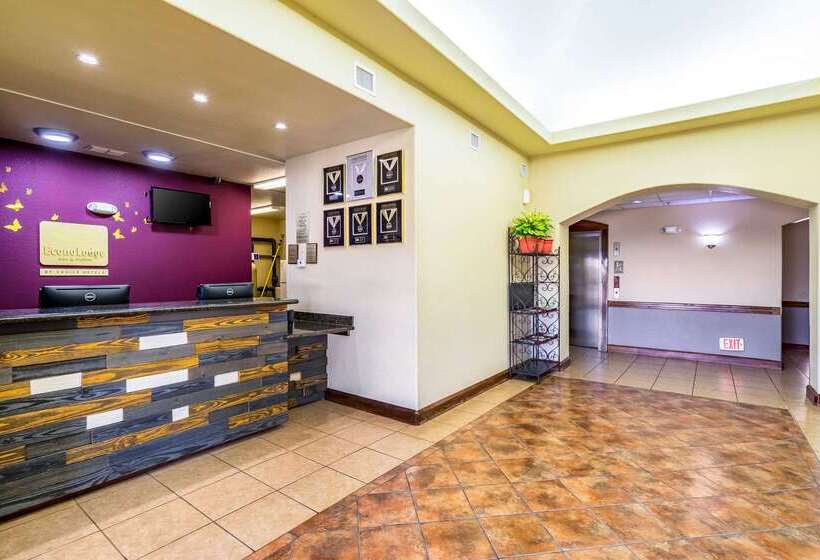 Отель Americinn By Wyndham New Braunfels