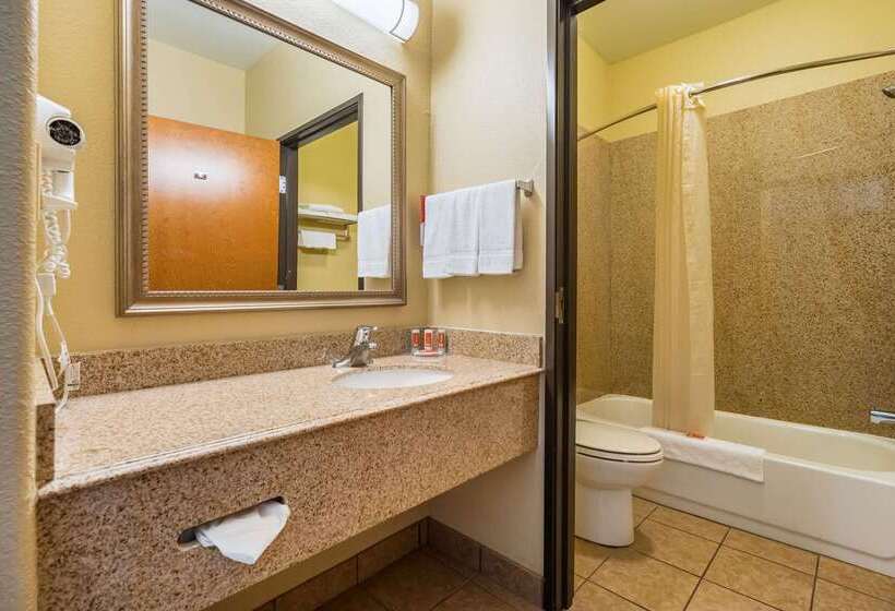 Отель Americinn By Wyndham New Braunfels