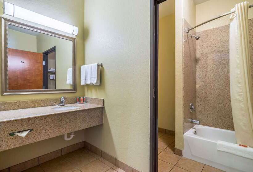 Отель Americinn By Wyndham New Braunfels