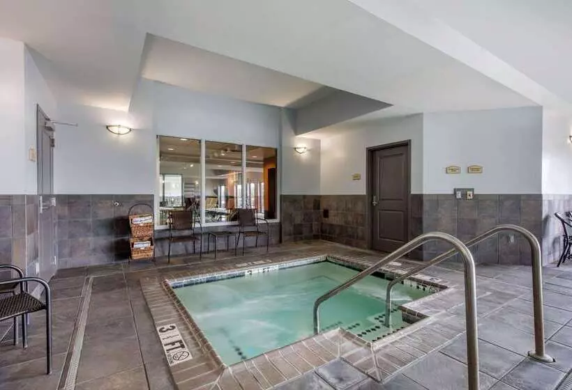 호텔 Comfort Suites Jackson I 40