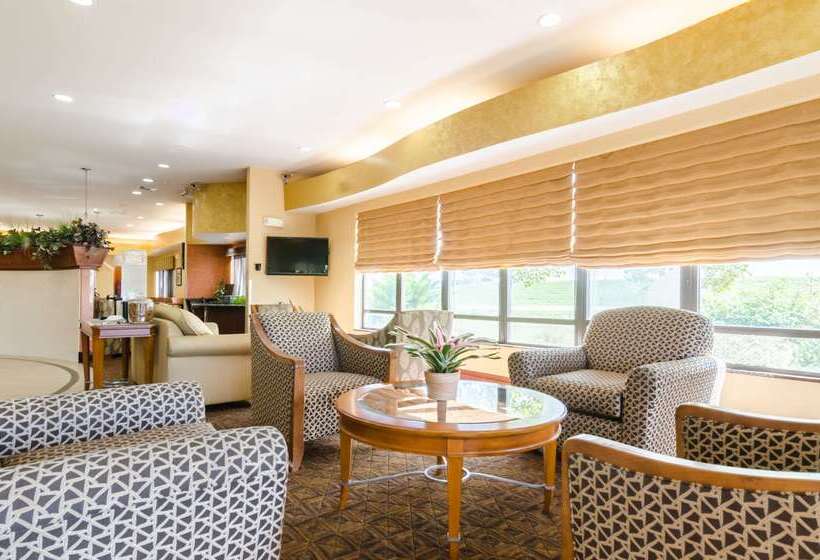 בית מלון כפרי Comfort Suites Salina South