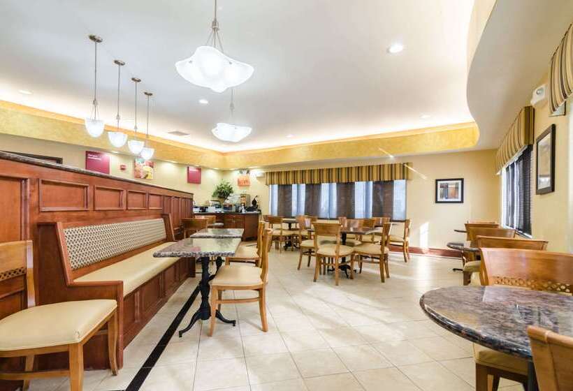 בית מלון כפרי Comfort Suites Salina South