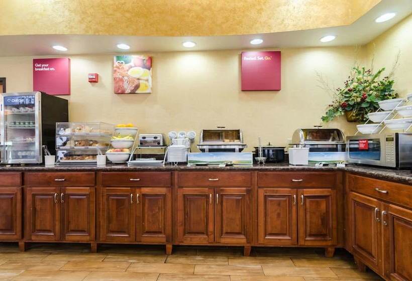 בית מלון כפרי Comfort Suites Salina South